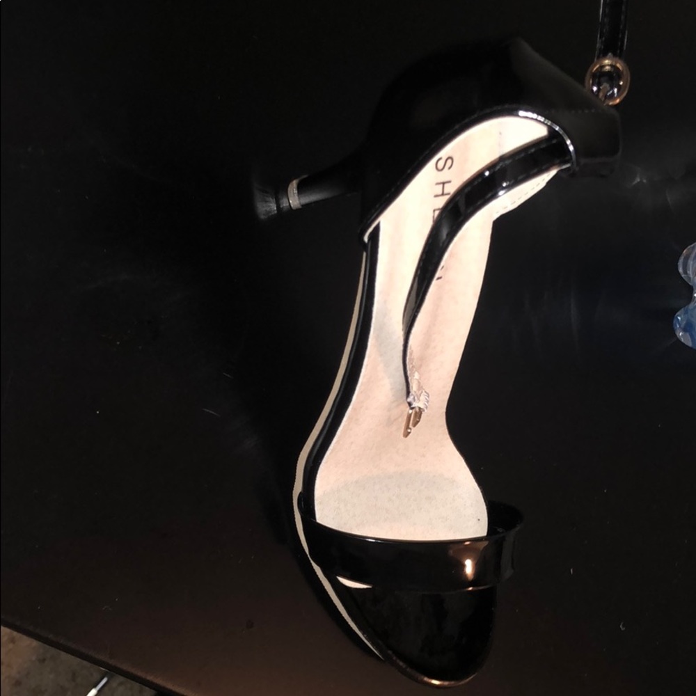 Small inch heel new